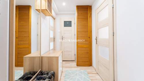 ul.Powstańców 2 pokoje, osobna kuchnia, balkon