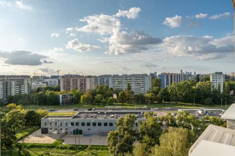 Funkcjonalna kawalerka z klimatyzacją przy metrze