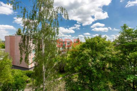 2 pokoje balkon komórka lokatorska klimatyzacja do wejścia
