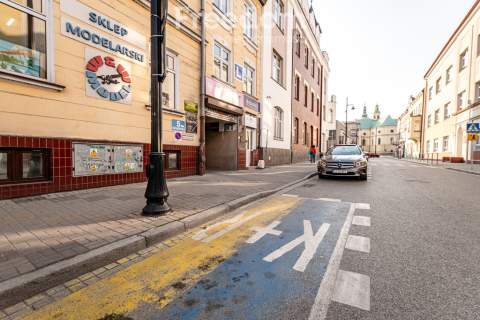 Lokal usługowy z zapleczem mieszkalnym w centrum