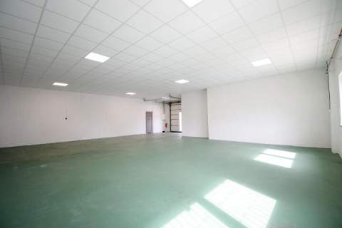na wynajem hala 156m2 z miejscem biurowym