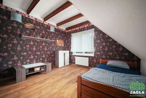 Posiadłość 200m2 z Własnym Stawem i Linią Lasu 1ha