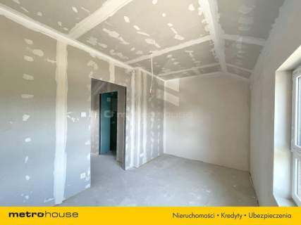 Nowe dwupoziomowe mieszkanie z balkonem.