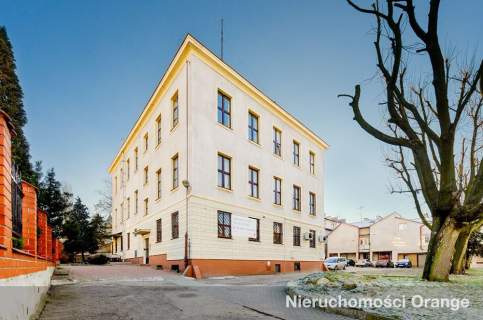 Budynek biurowy w ścisłym centrum miasta