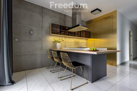 Apartament z widokiem na Ratusz i dwoma balkonami