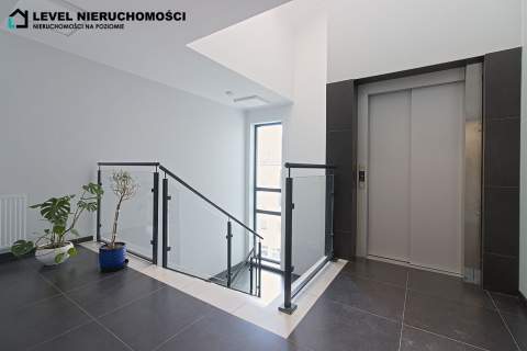 Dwupoziomowy apartament z tarasem