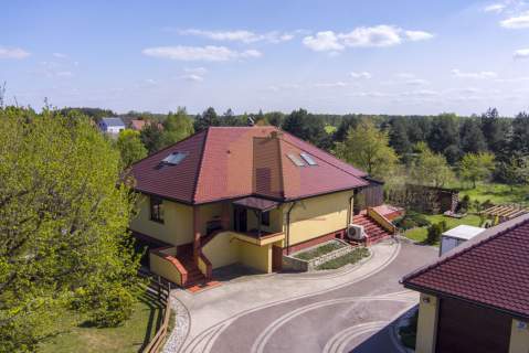 Garaż na 2 samochody 250m2 domu zielona okolic