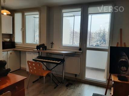 Wynajmę przytulną kawalerkę, ok.Legnickiej 2400 zł