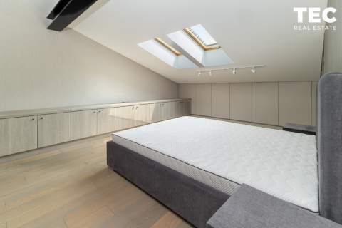 Dwupoziomowy apartament premium z widok na Wawel