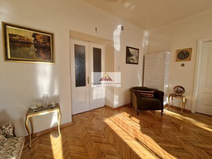 Lublin, parter, w pobliżu Teatru Muzycznego i CSK