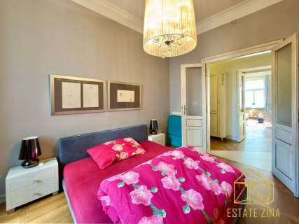 Przestronny apartament z balkonem w Kamienicy