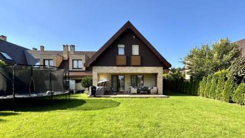 6 sypialni, 2 auta w garażu, działka 862m2