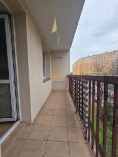 3 pokoje balkon, 68m2, parking, do remontu