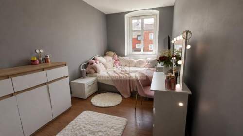 Mieszkanie 98,5 m2 3/4 pokoje Balkon 2 piwnice 