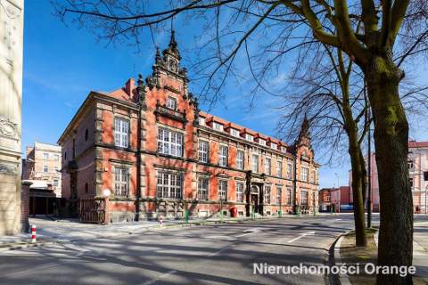 Budynek biurowo-usługowy przy Parku Centralnym