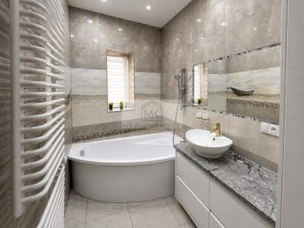 Mieszkanie 98,5 m2 3/4 pokoje Balkon 2 piwnice 