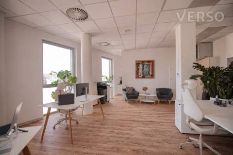 Biuro 64 mkw. open space, miejsce parking.