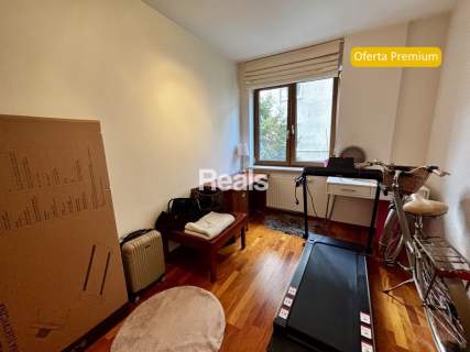 3- pokojowy apartament z balkonem w Centrum.