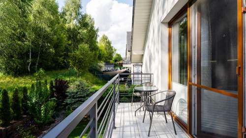 83m2 238m2 ogródek dwa m. postojowe