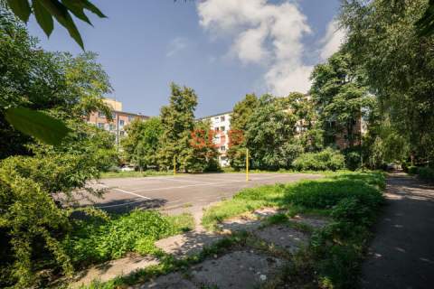 4-pokojowe mieszkanie z 2 balkonami w centrum miasta 2 piwnice