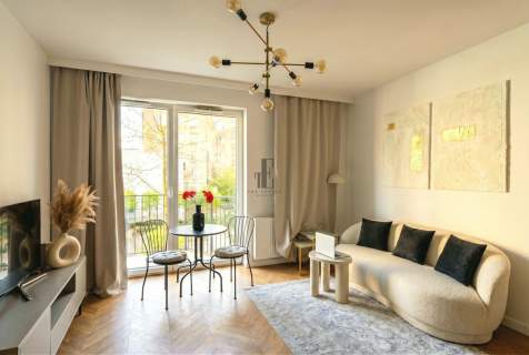 Dwa pokoje, urlokliwy balkon, nowe budownictwo