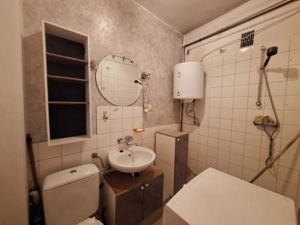 2 pokoje/ do odświeżenia/ ul.Reymonta 13