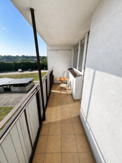 2 duże pokoje duży balkon winda gotowe do zamieszkania