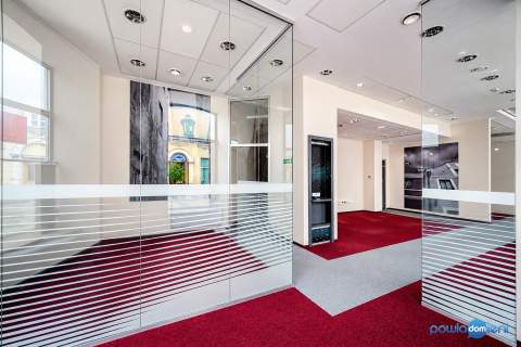 Lokal 165 M W centrum Radomia Żeromskiego 23 PARTER, WITRYNY,...