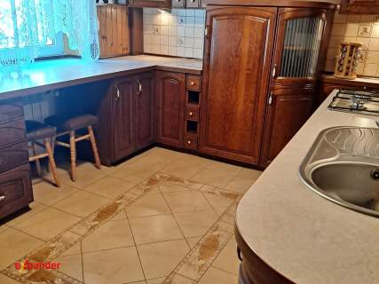Dom wolnostojący 198m2 w spokojnej okolicy z zadbaną działką