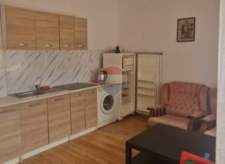 Dom z domkiem gościnnym i ogrodem Radom Staroopatowska