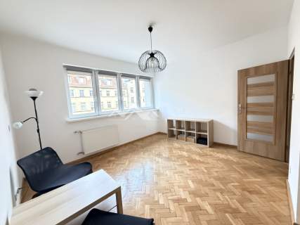 Centrum /Do zamieszkania od zaraz/oddzielna kuchni