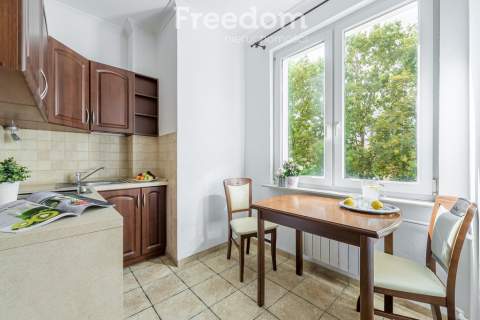 Kawalerka 23,80 m2 z oddzielną kuchnią.