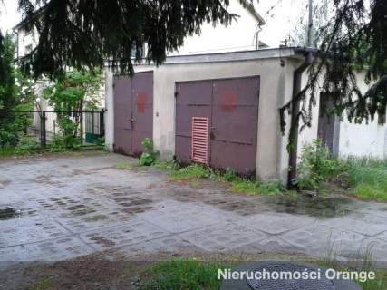 Działka z budynkami techniczno-gospodarczymi
