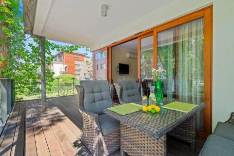 Apartament z dużym tarasem nad Zalewem Zegrzyńskim