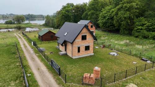 Domek całoroczny nad jeziorem przy lesie Stan Surowy Zamknięty...