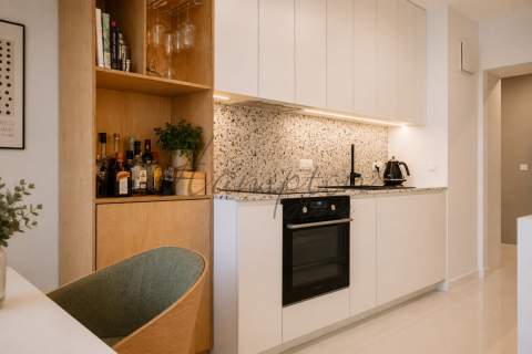 Nowoczesny apartament z dużym balkonem i recepcją