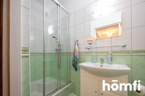 Zadbany dom z pięknym ogrodem 4 sypialnie Salon
