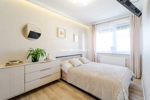 3 pok wysoki standard duży balkon ul. Kantarowicka
