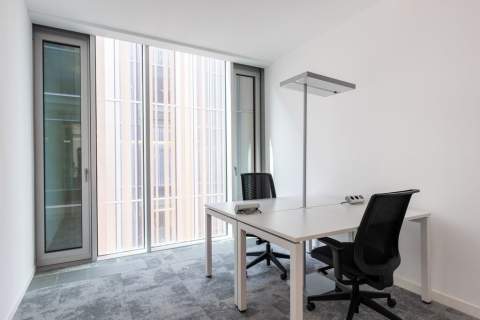 Kompleksowy dostęp do biurowej w Regus Diamentum