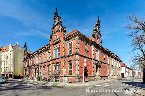 Budynek biurowo-usługowy przy Parku Centralnym