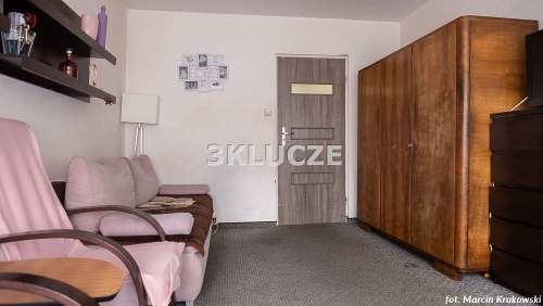 LSM, os. Konopnickiej 2 pok kuchnia, piętro 1/4