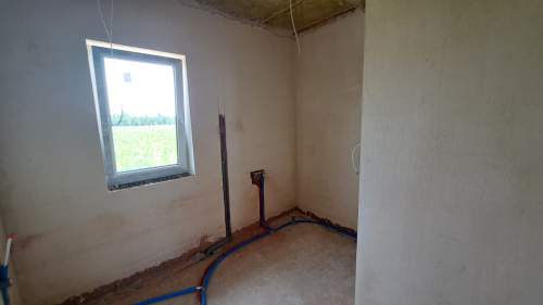 Dom parterowy o pow. 95.91m2, działka 459m2, Piotrów