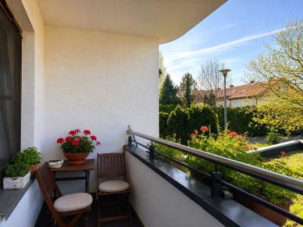 Świetny rozkład i balkon, dużo zieleni i spokój