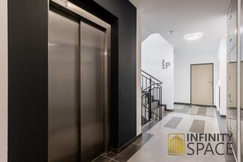 Studio z ogródkiem Parking Bemowo / Chrzanów