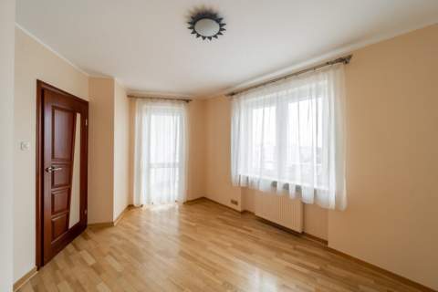 3 pokoje, 75 m2, balkon, komórka, garaż - KEN 36