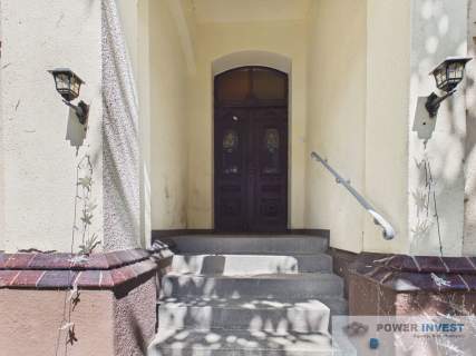Historyczna willa, narożna działka Wrocławska 13