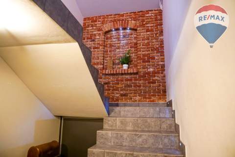 Dom 275m2 z usługowym parterem, Żyrardów
