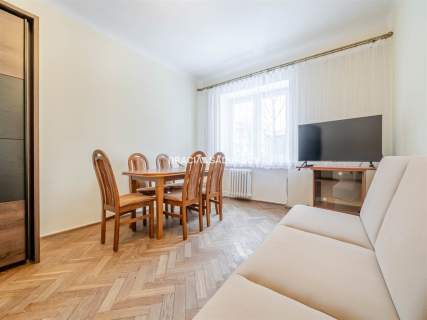 2-pokojowe z osobną kuchnią.
