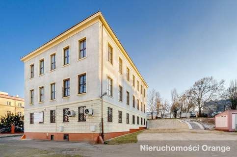 Budynek biurowy w ścisłym centrum miasta