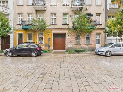 Lokal na parterze pod własny biznes